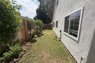 23521 Via Chantilly, Valencia, CA 91355 - Photo 46