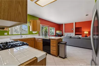 2709 W Buena Vista Drive, Rialto, CA 92377 - Photo 8