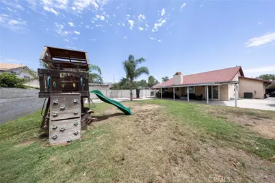 8934 Sultana, Fontana, CA 92335 - Photo 30