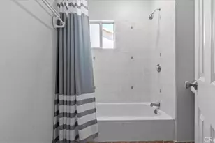 1146 W 74th St, Los Angeles, CA 90044 - Photo 22