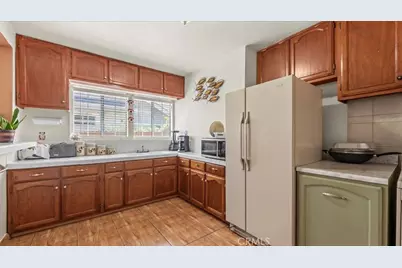 1146 W 74th Street, Los Angeles, CA 90044 - Photo 12