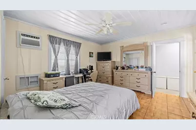 1146 W 74th Street, Los Angeles, CA 90044 - Photo 16