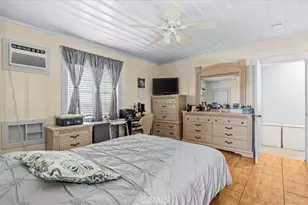 1146 W 74th St, Los Angeles, CA 90044 - Photo 16