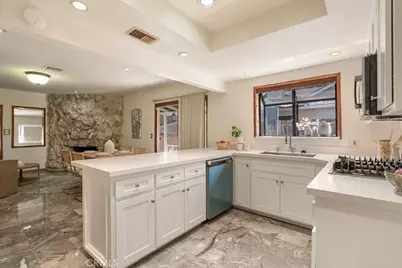 7934 Comolette, Downey, CA 90242 - Photo 10