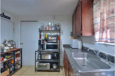 10606 Avalon Boulevard, Los Angeles, CA 90003 - Photo 40