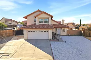 13540 Blue Sage Ct, Victorville, CA 92392 - Photo 2