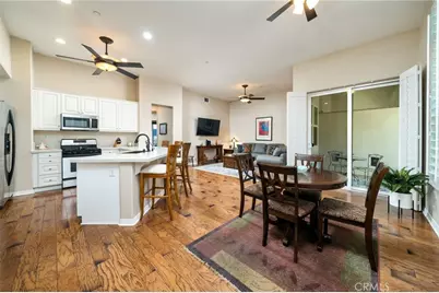 704 W 1st Street, Claremont, CA 91711 - Photo 16