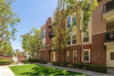 704 W 1st Street, Claremont, CA 91711 - Photo 4