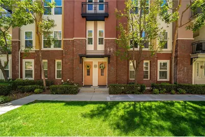 704 W 1st Street, Claremont, CA 91711 - Photo 2