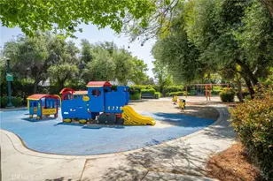 704 W 1st St, Claremont, CA 91711 - Photo 34