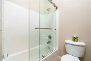 704 W 1st St, Claremont, CA 91711 - Photo 28