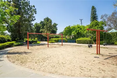 704 W 1st Street, Claremont, CA 91711 - Photo 30