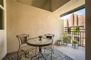 704 W 1st St, Claremont, CA 91711 - Photo 30