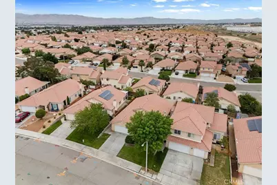 17573 Hudson Drive, Victorville, CA 92395 - Photo 32