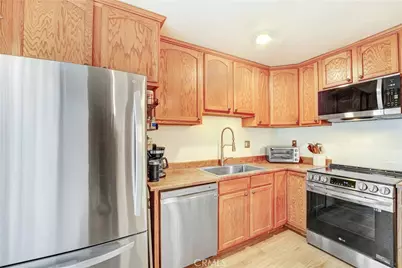7301 Lennox Avenue #D13, Van Nuys, CA 91405 - Photo 4