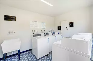7301 Lennox Ave, Van Nuys, CA 91405 - Photo 18