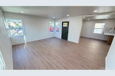 2741 Gale Avenue, Long Beach, CA 90810 - Photo 6