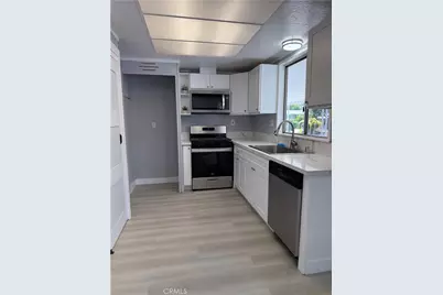 995 Pomona Rd#3, Corona, CA 92882 - Photo 16