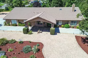 13634 Oak Mesa Dr, Yucaipa, CA 92399 - Photo 2