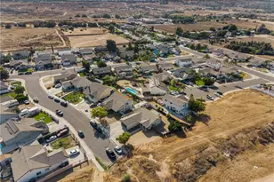 23248 Wildwood Ln, Perris, CA 92570 - Photo 8