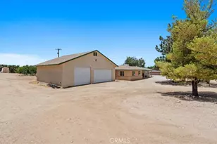 9948 Oasis, Pinon Hills, CA 92372 - Photo 2