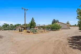 9948 Oasis, Pinon Hills, CA 92372 - Photo 18