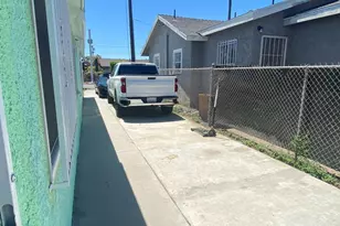 235 W 91st St, Los Angeles, CA 90003 - Photo 18