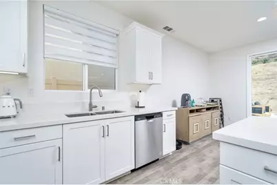 32439 Prairie Crossing Drive, Winchester, CA 92596 - Photo 14