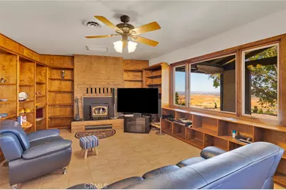 8988 Buena Vista, Apple Valley, CA 92308 - Photo 6
