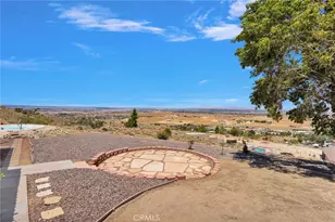 8988 Buena Vista, Apple Valley, CA 92308 - Photo 44