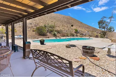 8988 Buena Vista, Apple Valley, CA 92308 - Photo 48