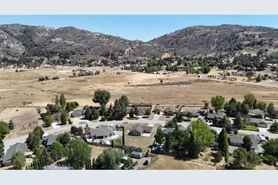 30001 Caddy Ln, Tehachapi, CA 93561 - Photo 24
