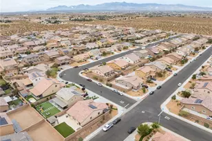 11981 Regent, Victorville, CA 92392 - Photo 48