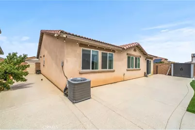 11981 Regent, Victorville, CA 92392 - Photo 32