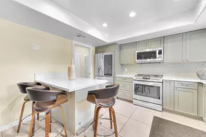 18223 Delano, Tarzana, CA 91335 - Photo 18