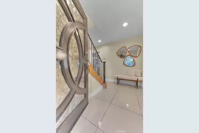 18223 Delano, Tarzana, CA 91335 - Photo 2