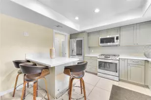 18223 Delano, Tarzana, CA 91335 - Photo 12