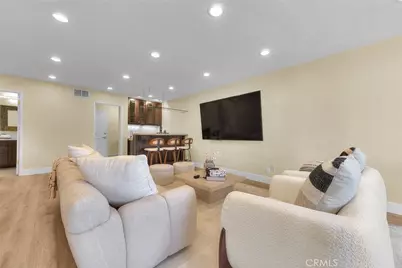 18223 Delano, Tarzana, CA 91335 - Photo 30