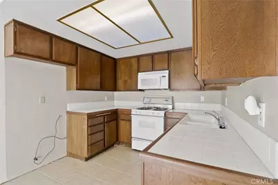 848 W Sierra Madre Avenue #1, Azusa, CA 91702 - Photo 12