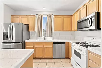 8935 Hydrangea, Hesperia, CA 92344 - Photo 10