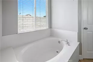 30365 Glen Ellen Cir, Murrieta, CA 92563 - Photo 36