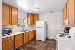 1813 1st 2114 A St, La Verne, CA 91750 - Photo 18
