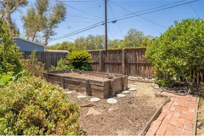 695 N Laurel Avenue, Upland, CA 91786 - Photo 34