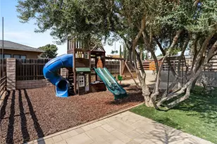 5736 Country Ln, Jurupa Valley, CA 91752 - Photo 32