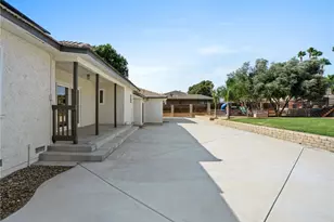 5736 Country Ln, Jurupa Valley, CA 91752 - Photo 30