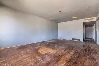 4351 E Holland, Fresno, CA 93726 - Photo 6