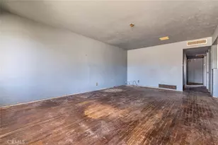 4351 E Holland, Fresno, CA 93726 - Photo 6