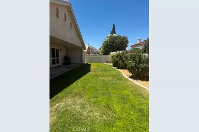 17980 Lakeview, Victorville, CA 92395 - Photo 18