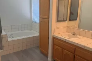 17980 Lakeview, Victorville, CA 92395 - Photo 8
