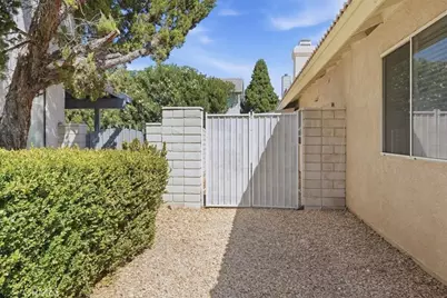 17980 Lakeview, Victorville, CA 92395 - Photo 36